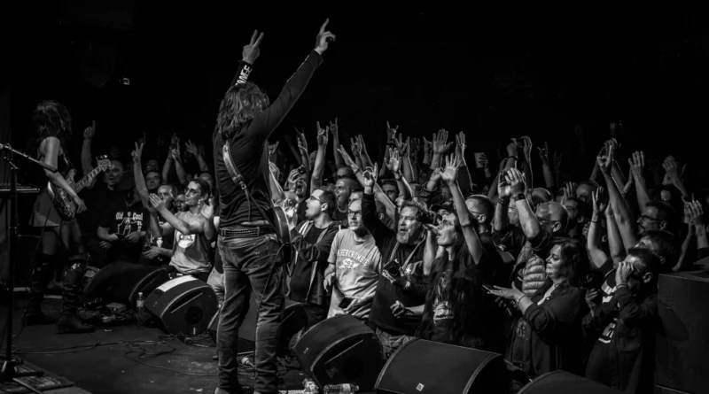 The Last Internationale, Edgey Pires, Live in Paris