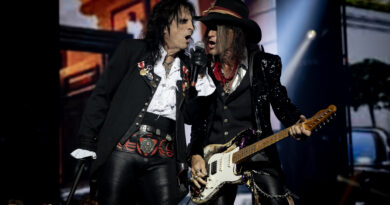 The Hollywood Vampires in Paris live concert review